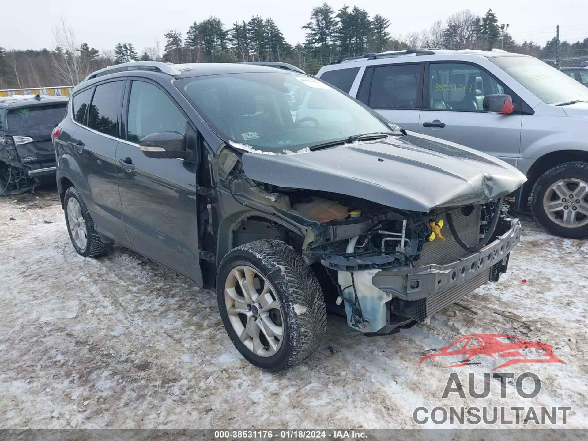 FORD ESCAPE 2016 - 1FMCU9J9XGUC70838
