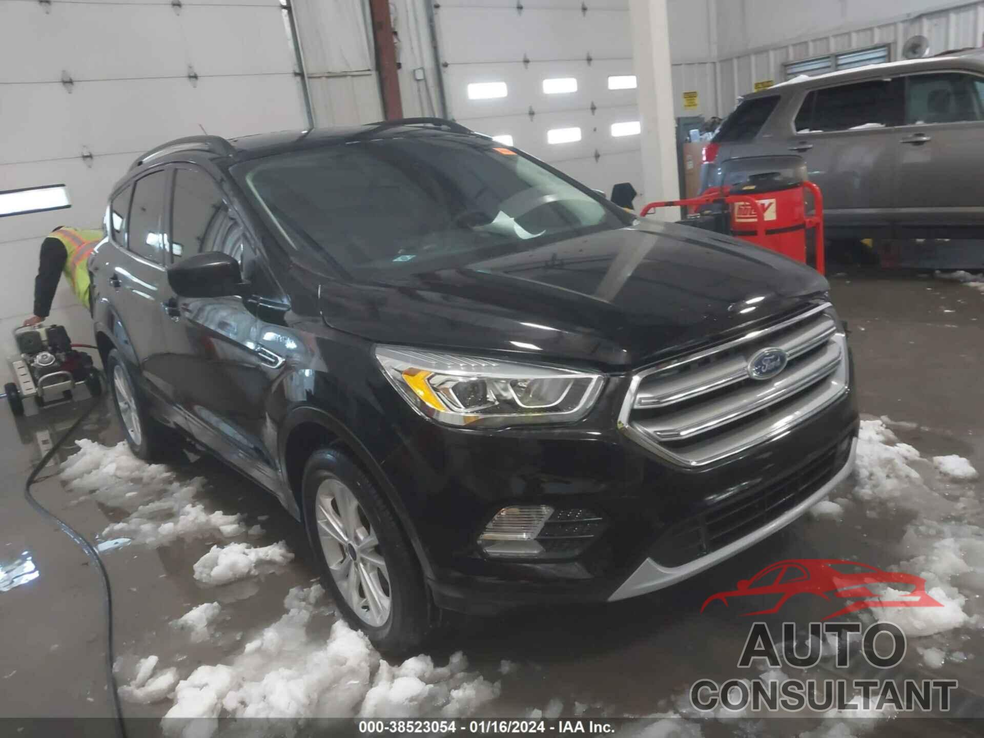 FORD ESCAPE 2017 - 1FMCU0GD0HUE69857