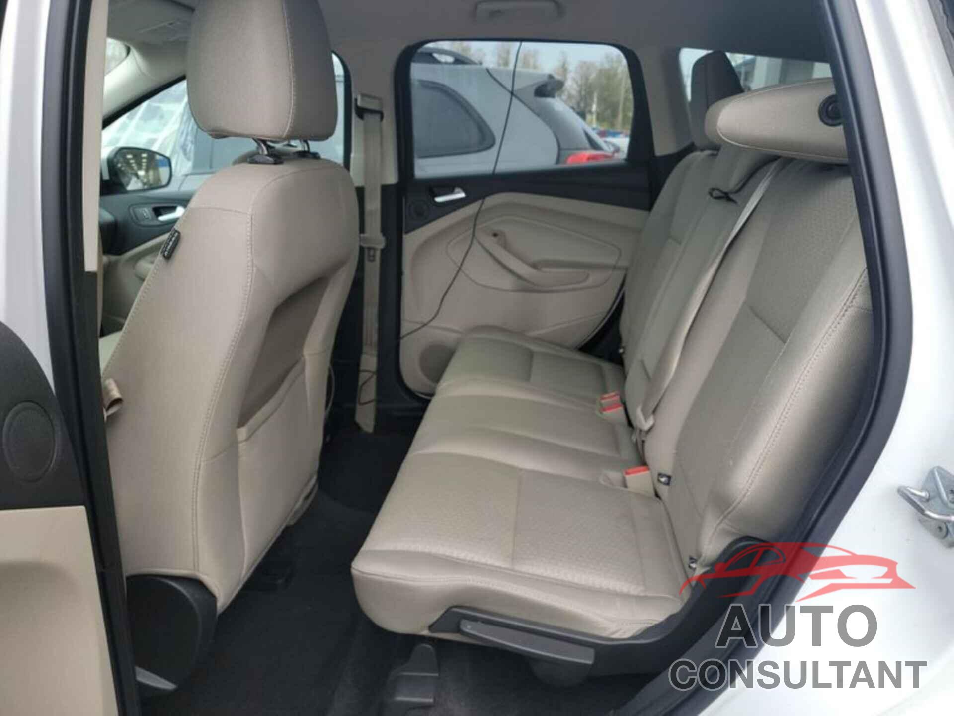 FORD ESCAPE 2017 - 1FMCU9GD8HUE76804