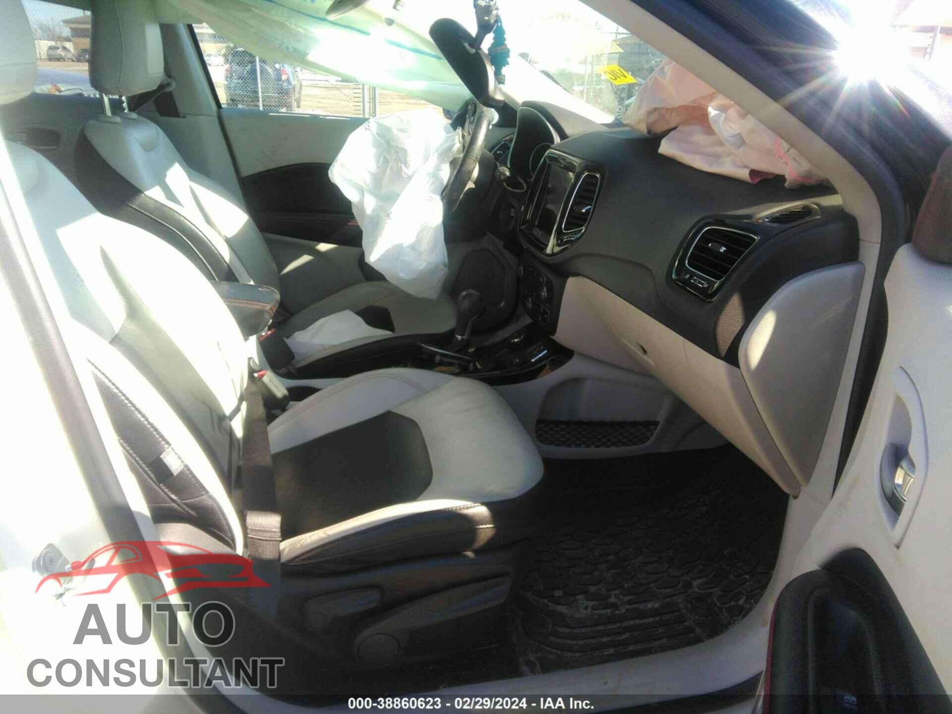 JEEP COMPASS 2018 - 3C4NJDCB7JT149209