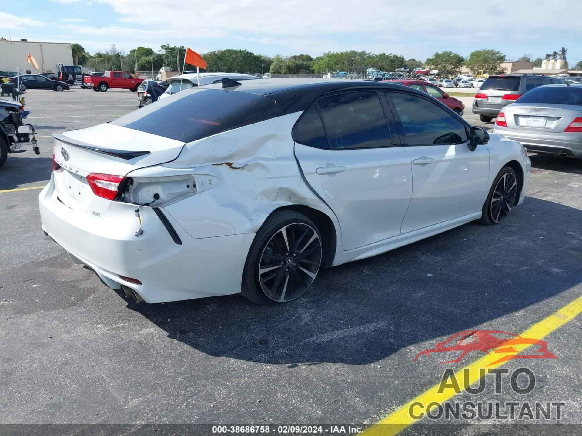 TOYOTA CAMRY 2019 - 4T1B61HK7KU279912