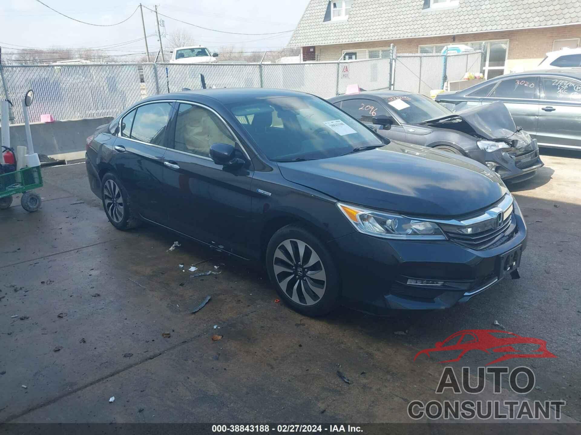 HONDA ACCORD 2017 - JHMCR6F38HC023588