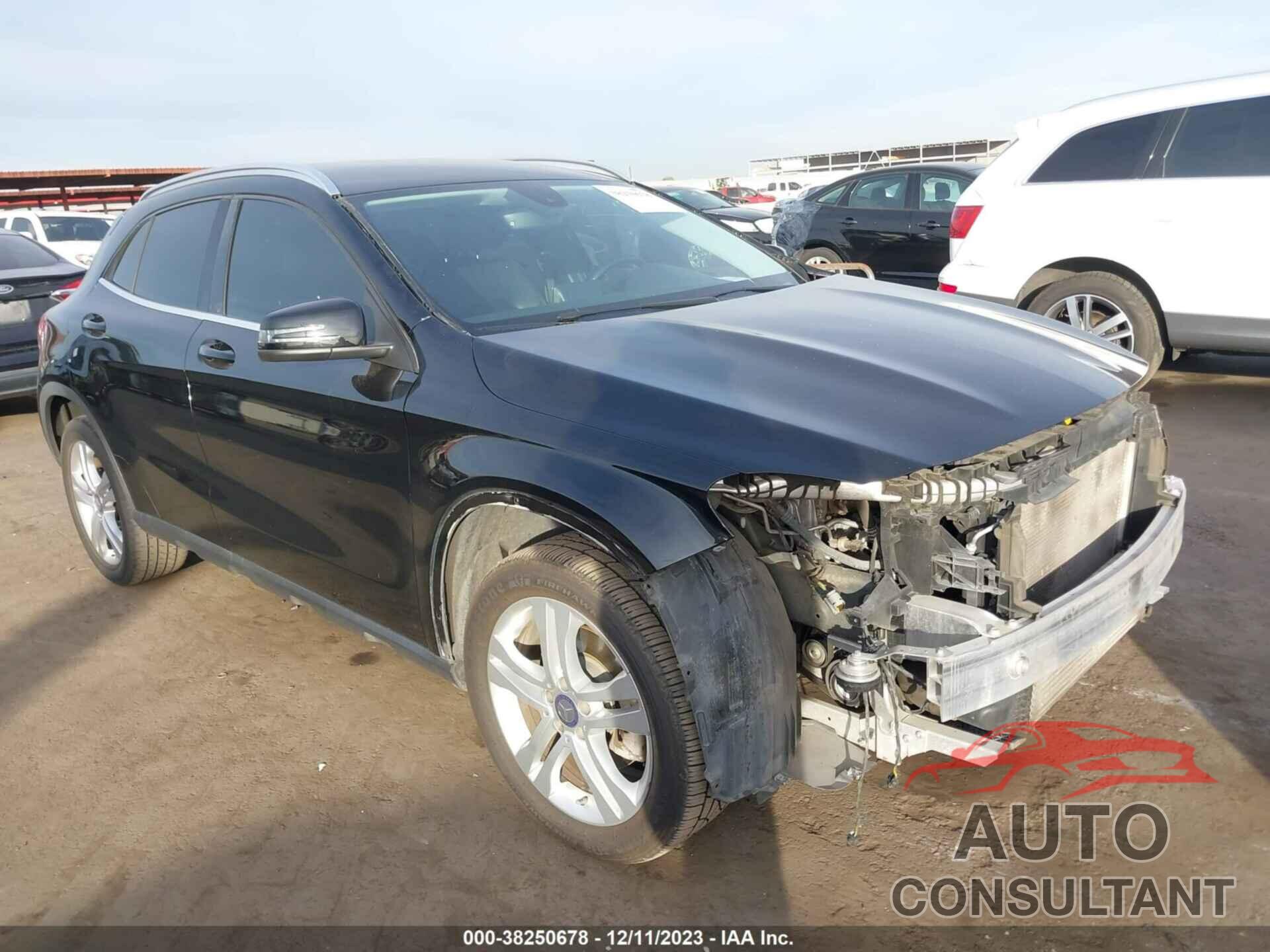 MERCEDES-BENZ GLA 250 2015 - WDCTG4GB9FJ152332