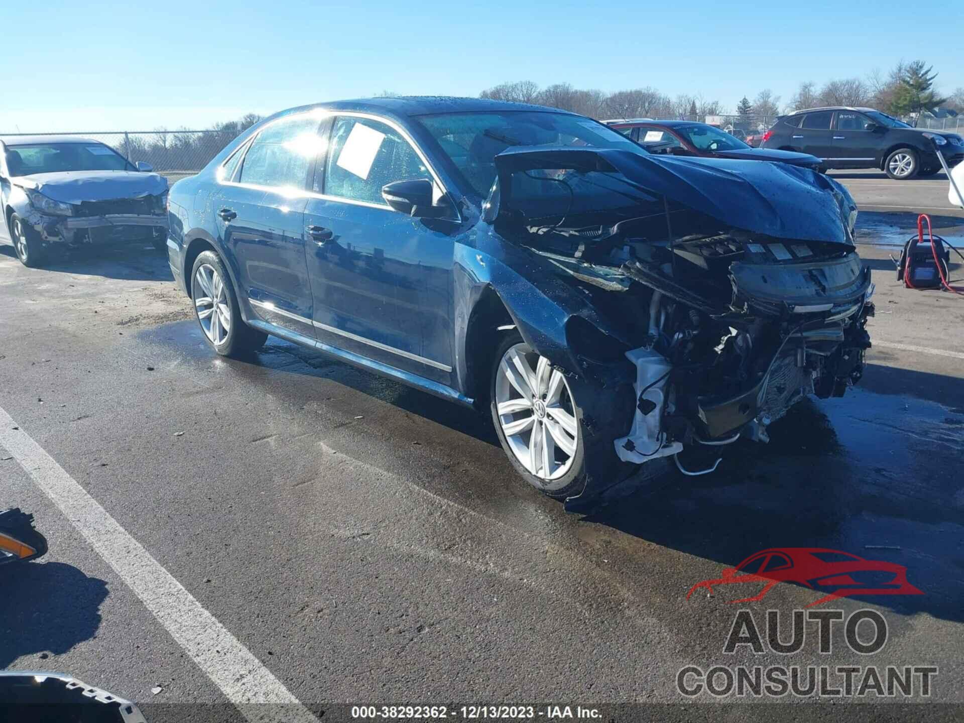 VOLKSWAGEN PASSAT 2018 - 1VWCA7A38JC000482