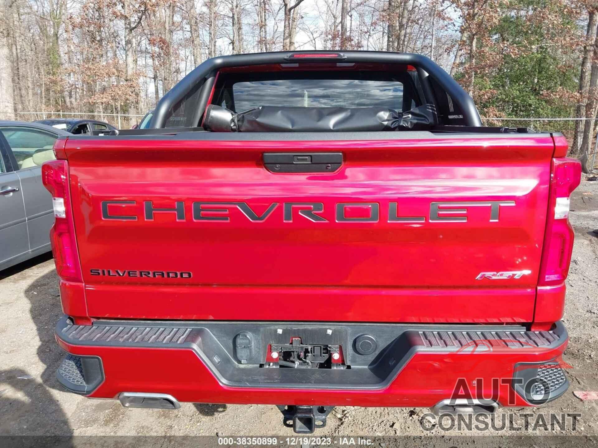 CHEVROLET SILVERADO 1500 2021 - 1GCUYEEL6MZ442650