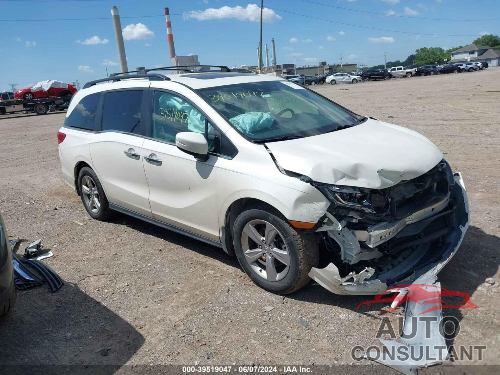 HONDA ODYSSEY 2018 - 5FNRL6H76JB087649