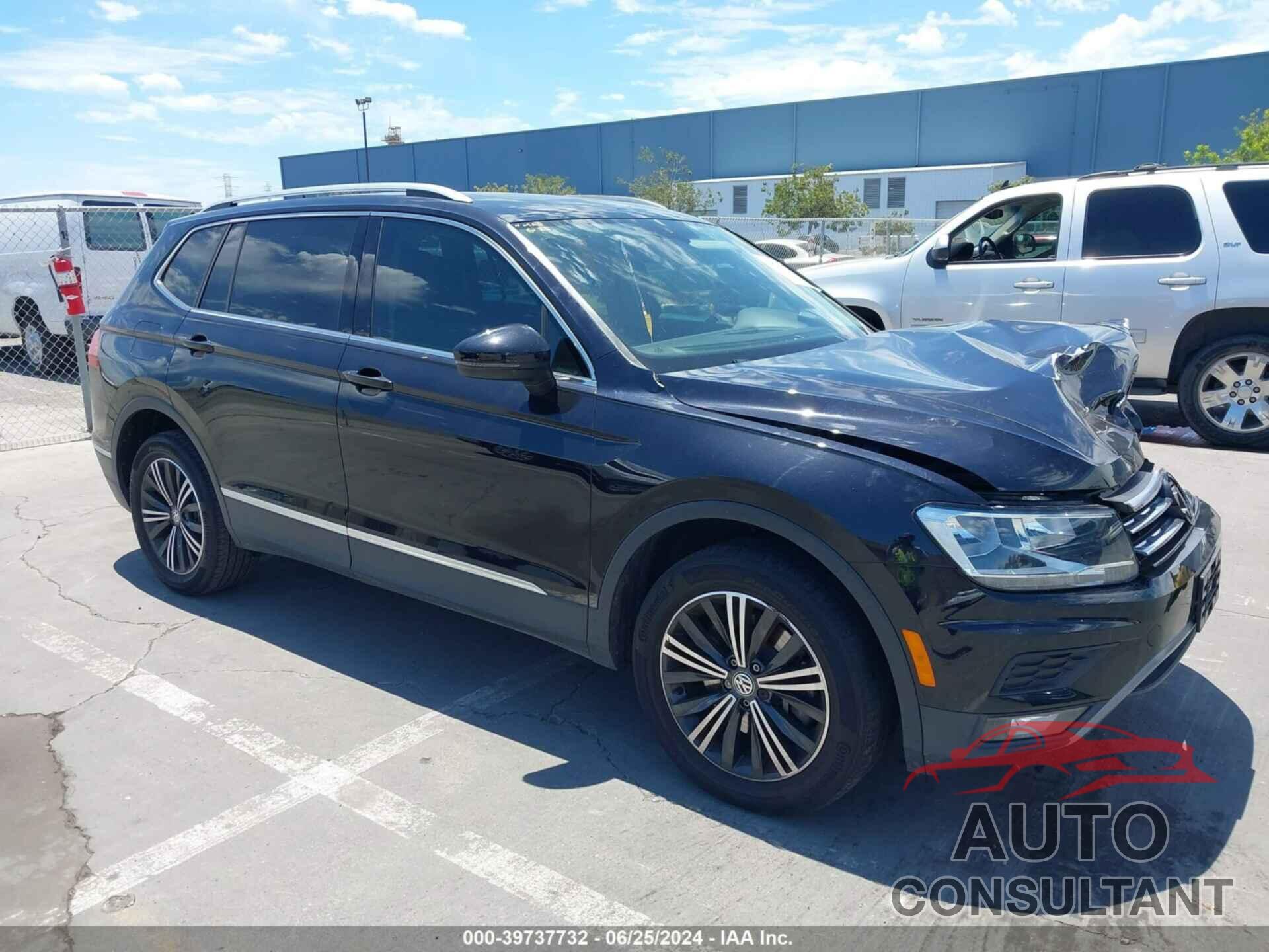 VOLKSWAGEN TIGUAN 2018 - 3VV3B7AX8JM153883