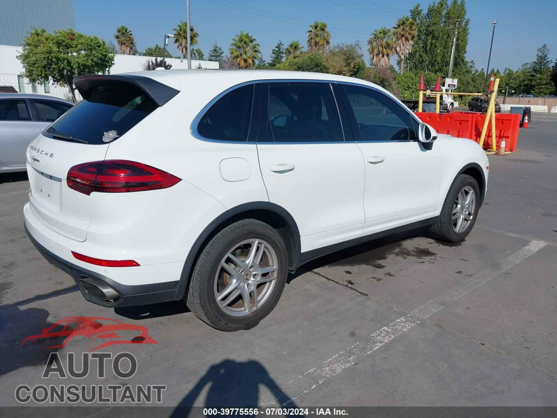 PORSCHE CAYENNE 2016 - WP1AA2A23GLA03723