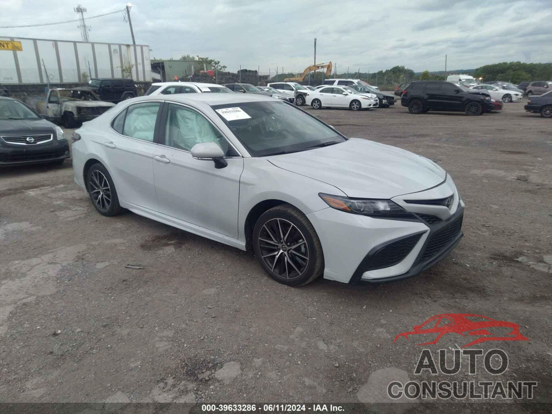 TOYOTA CAMRY 2022 - 4T1G11AK4NU010964