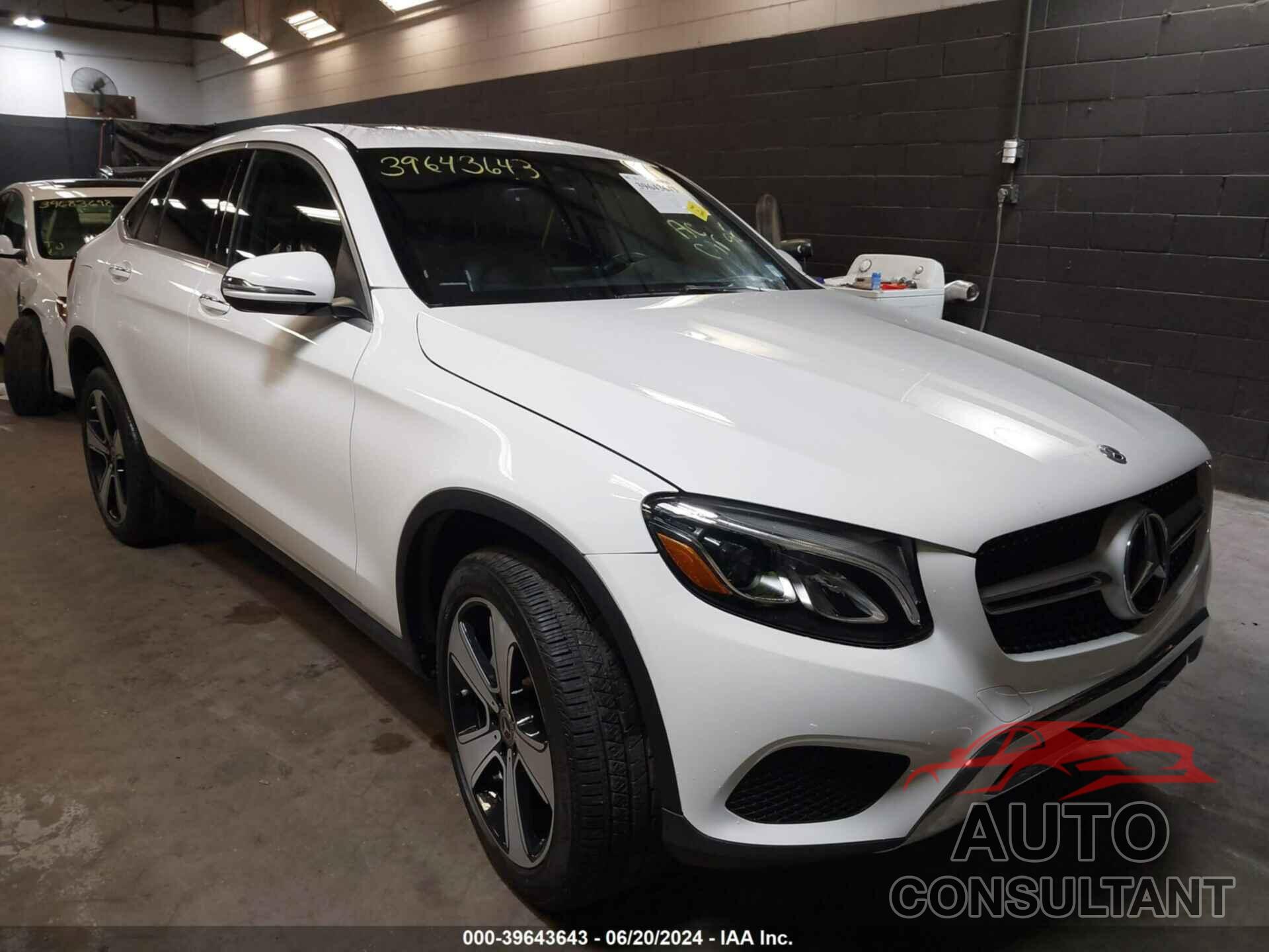 MERCEDES-BENZ GLC 300 COUPE 2018 - WDC0J4KB6JF390193