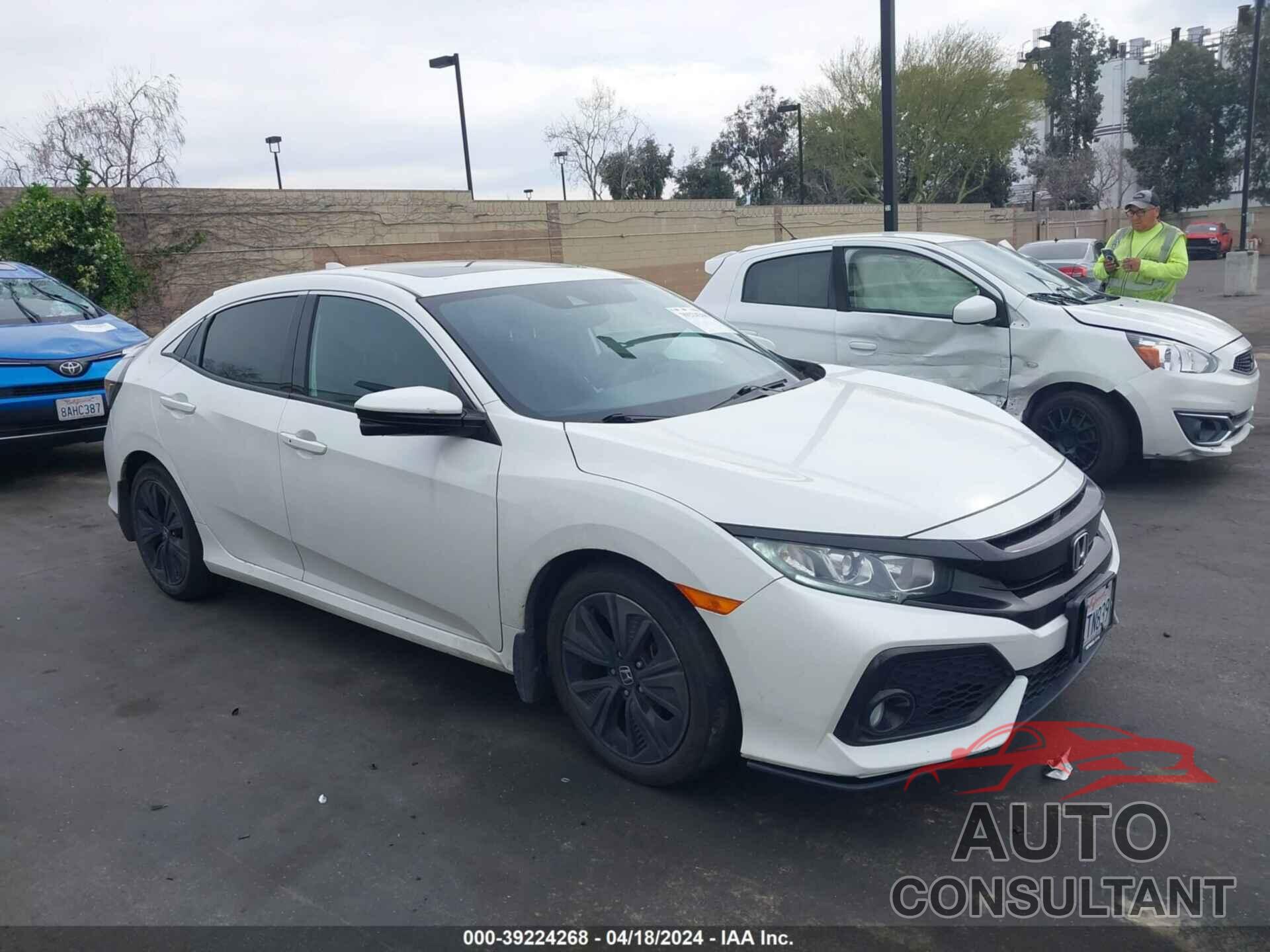 HONDA CIVIC 2019 - SHHFK7H68KU413728