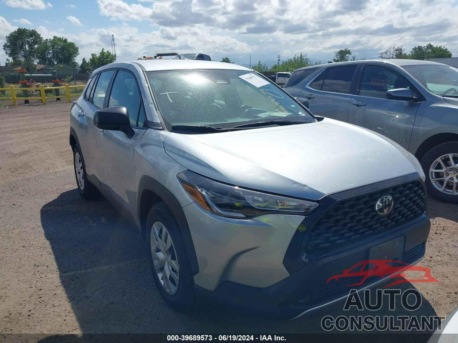 TOYOTA COROLLA CROSS 2023 - 7MUAAABG6PV056877