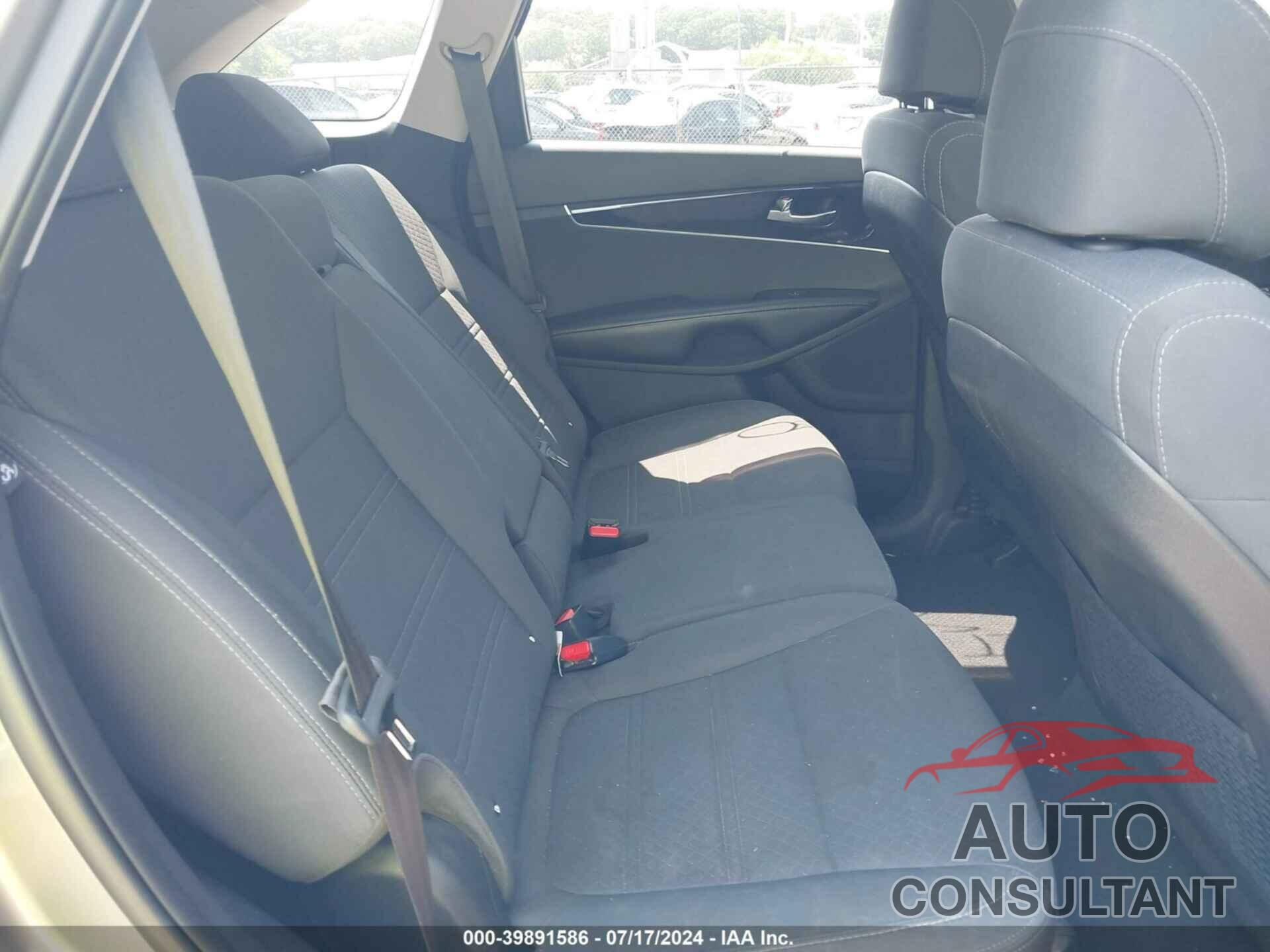 KIA SORENTO 2017 - 5XYPGDA31HG276476