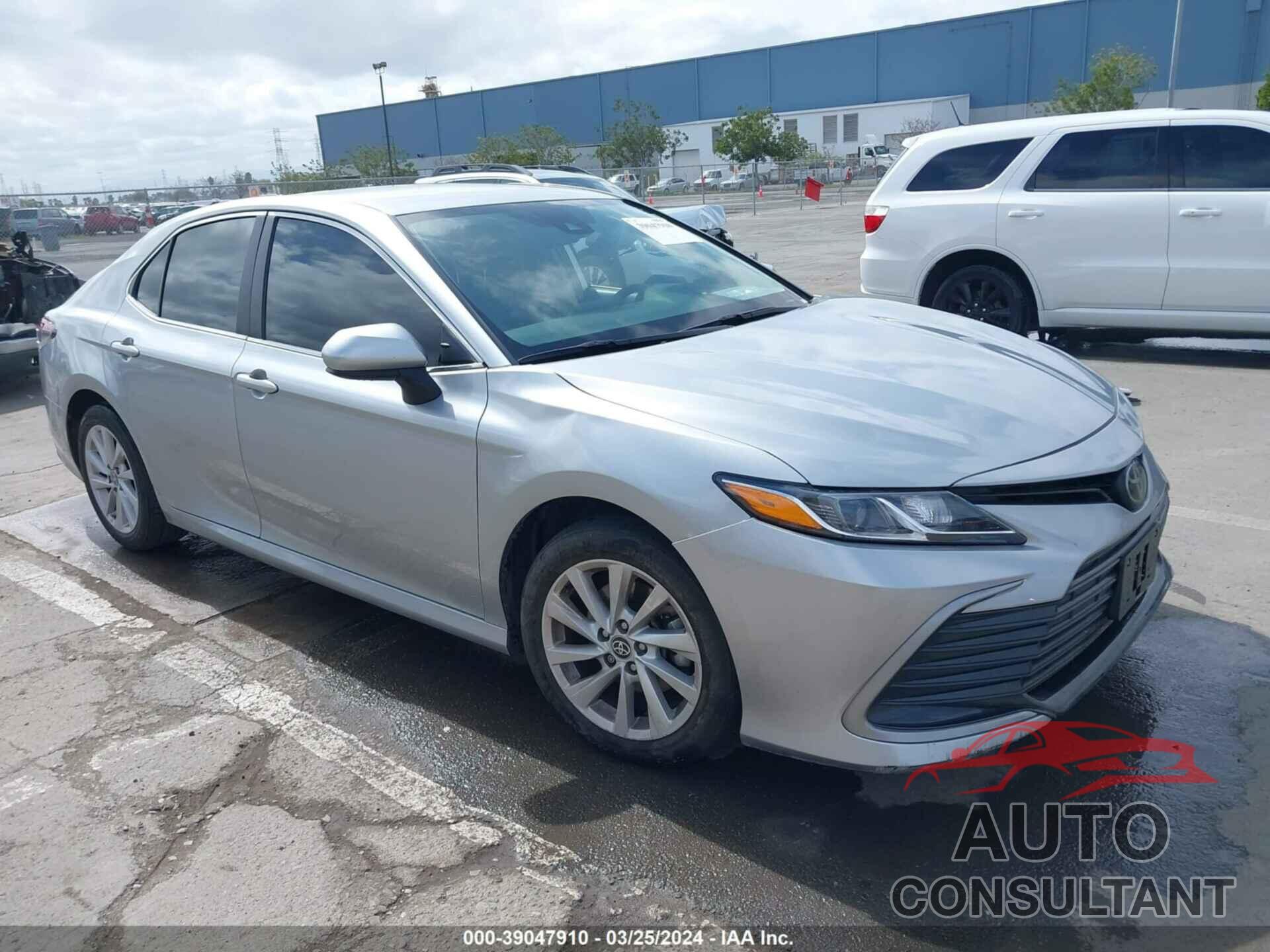 TOYOTA CAMRY 2023 - 4T1C11AK6PU735869
