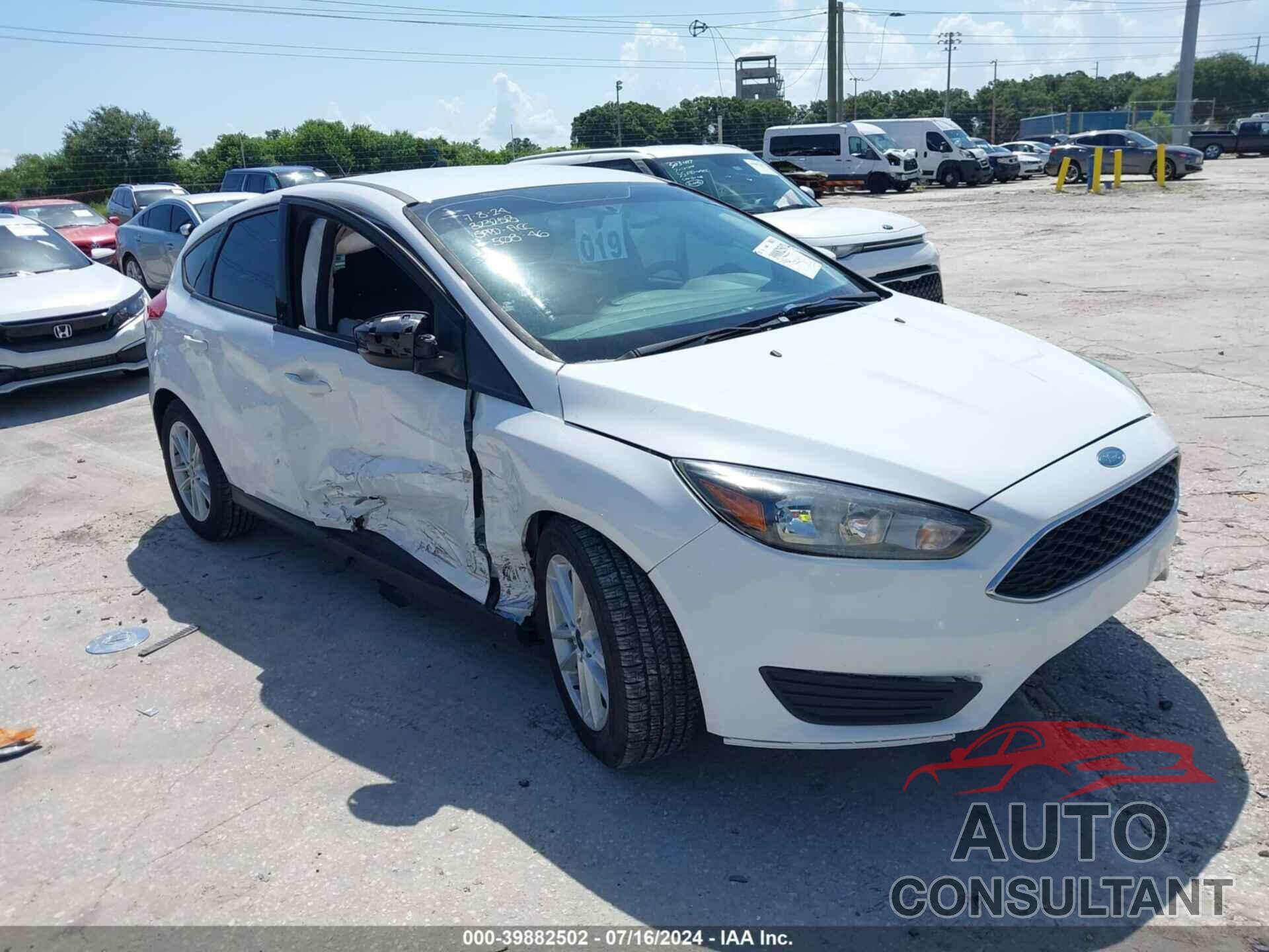 FORD FOCUS 2017 - 1FADP3K26HL331338