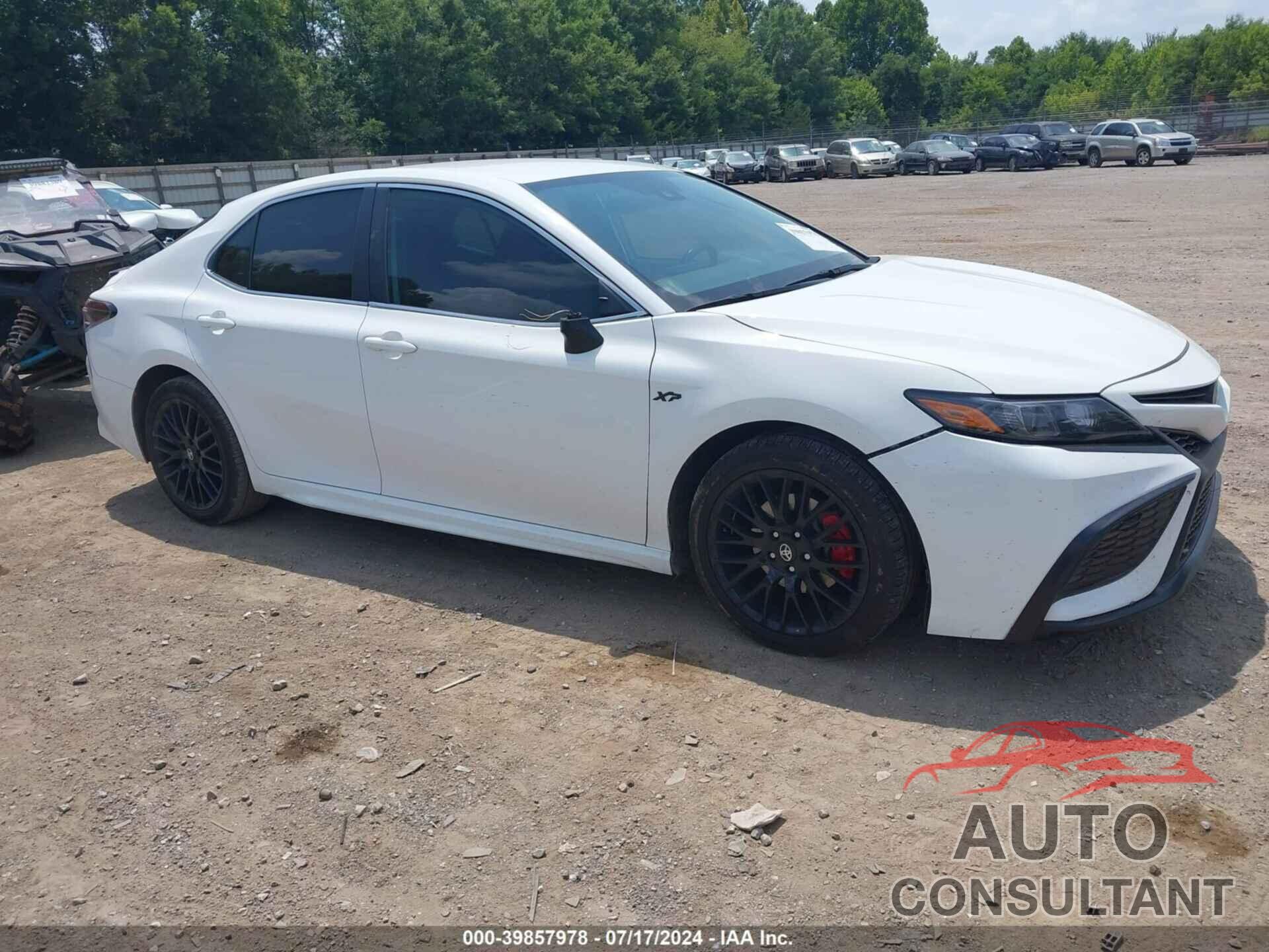 TOYOTA CAMRY 2021 - 4T1G11AK7MU451437