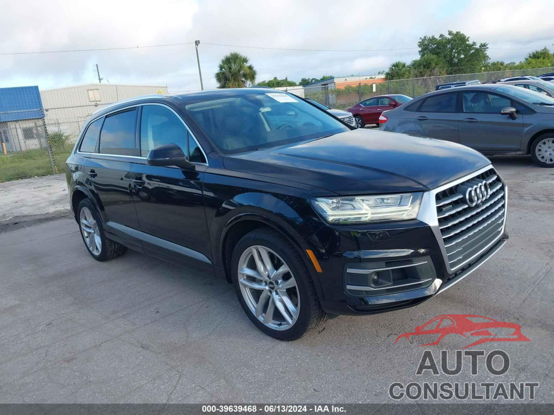 AUDI Q7 2018 - WA1VAAF75JD029172