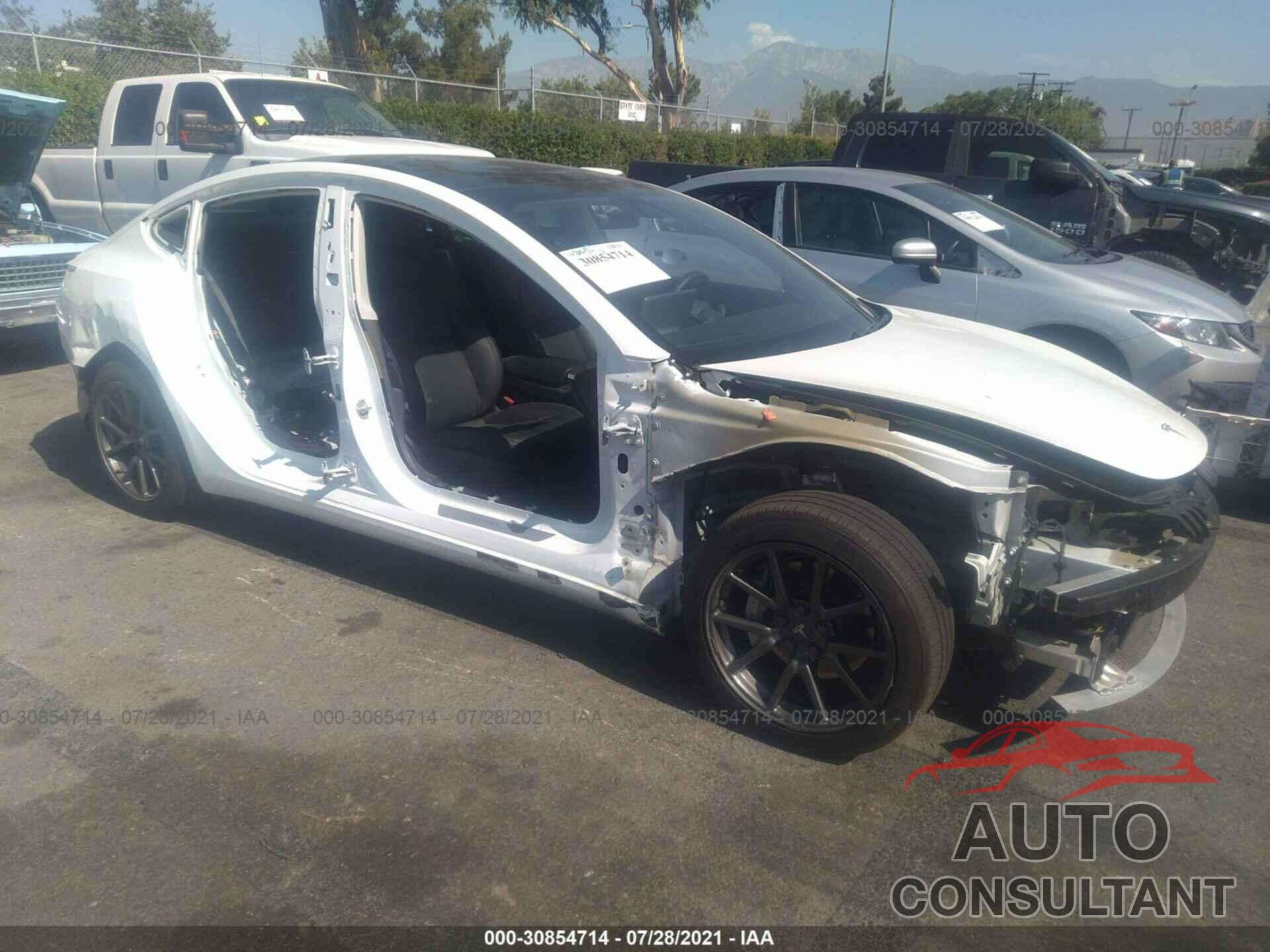 TESLA MODEL 3 2019 - 5YJ3E1EB1KF388553