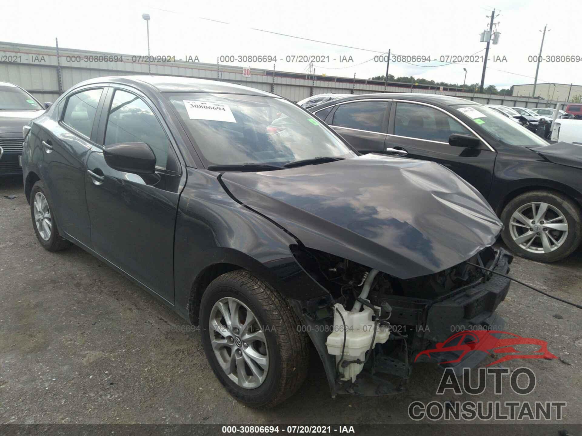 TOYOTA YARIS IA 2017 - 3MYDLBYV5HY187615