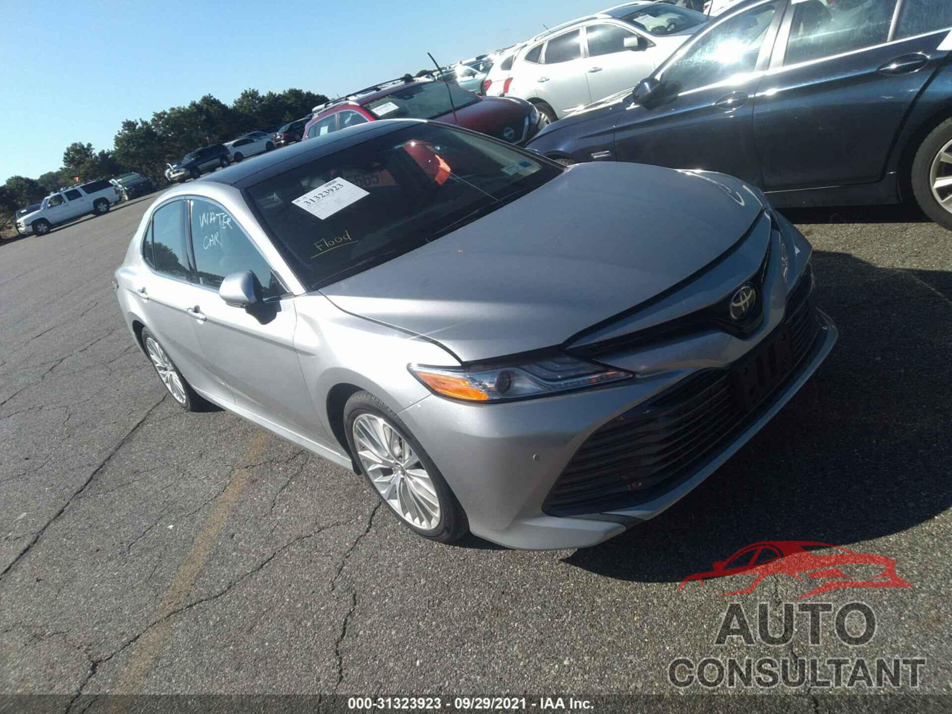 TOYOTA CAMRY 2018 - 4T1B11HKXJU008890