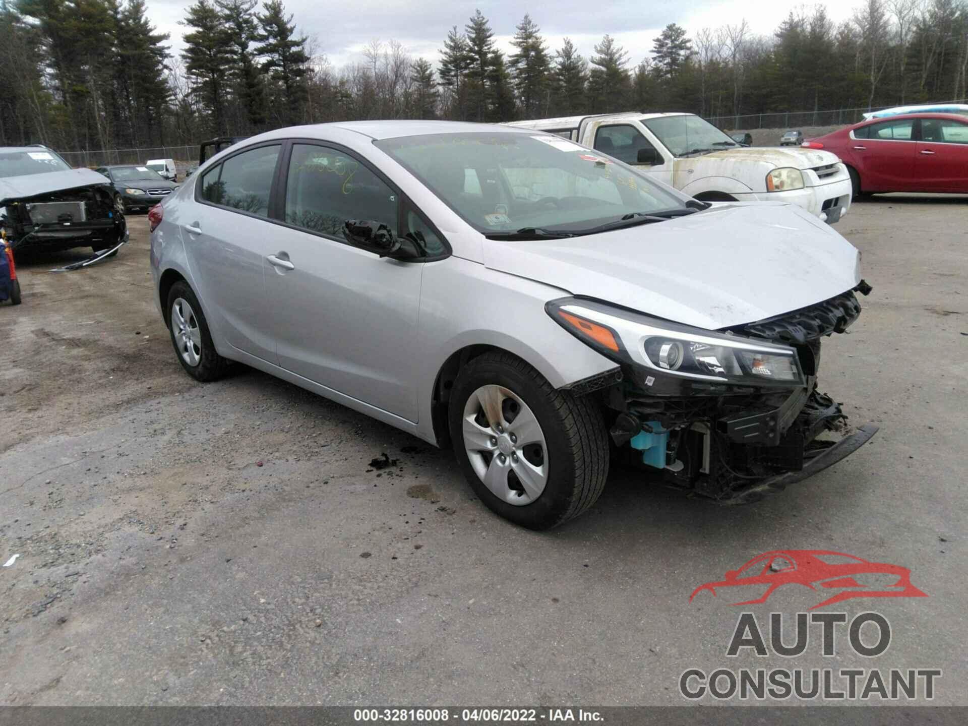 KIA FORTE 2017 - 3KPFK4A75HE132357