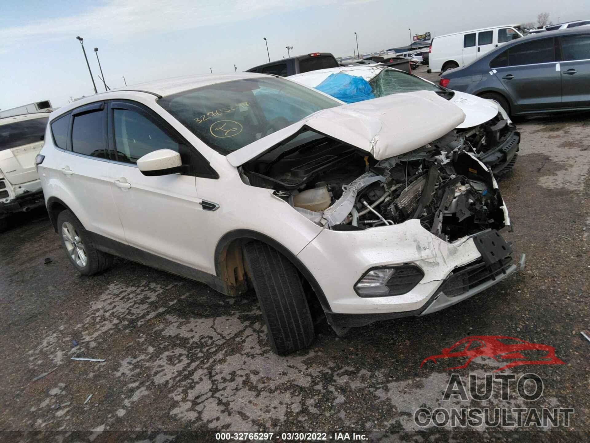 FORD ESCAPE 2017 - 1FMCU0G9XHUB79430