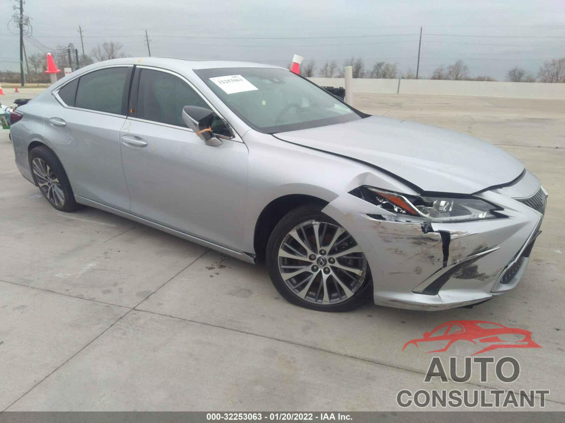 LEXUS ES 2019 - 58ABZ1B18KU019177