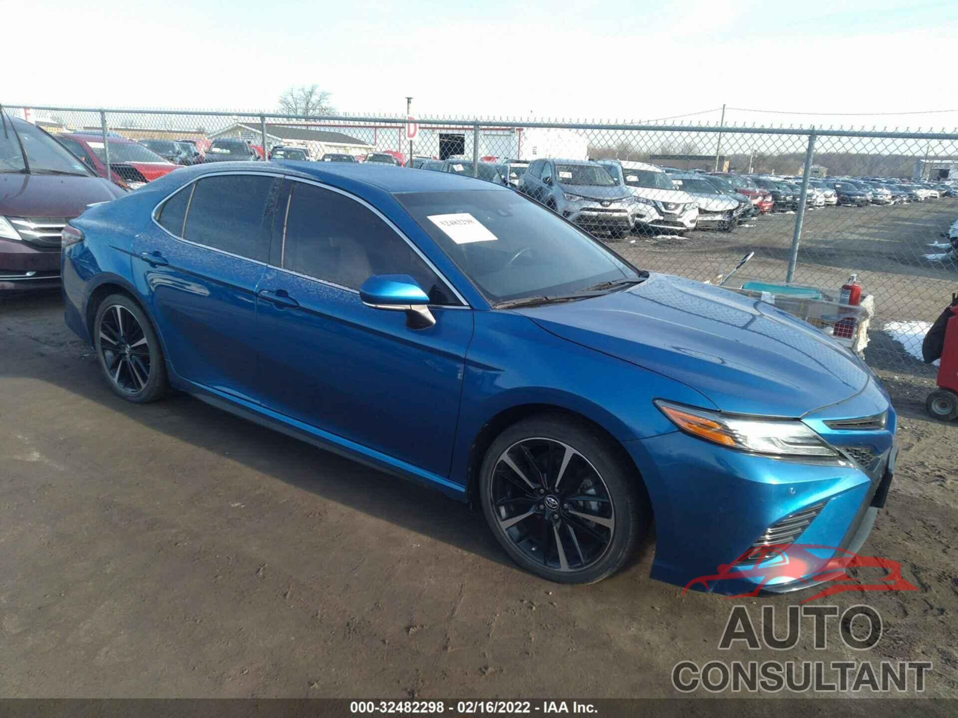 TOYOTA CAMRY 2018 - 4T1B61HK1JU046574