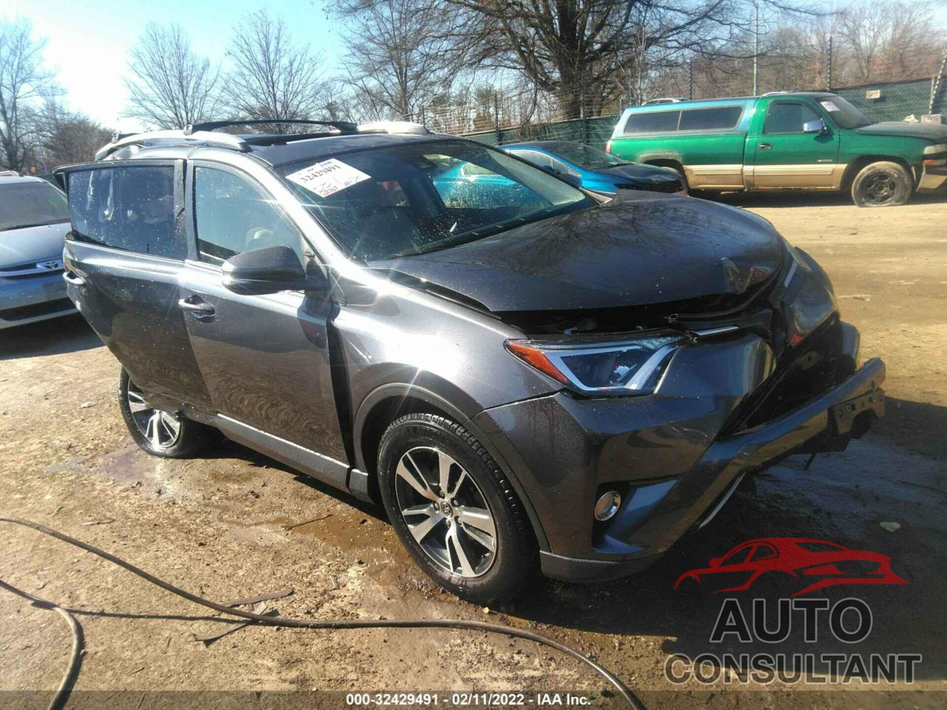 TOYOTA RAV4 2018 - JTMRFREV5JD258152