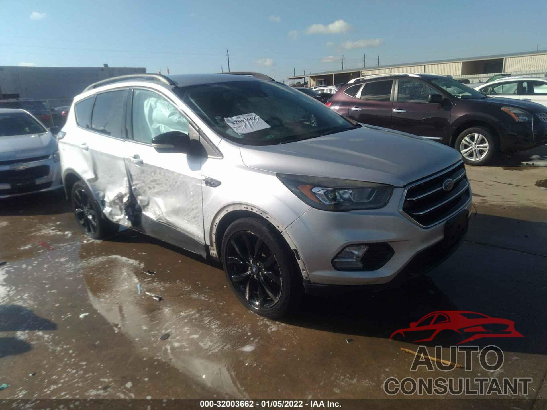 FORD ESCAPE 2017 - 1FMCU0JD4HUD45793