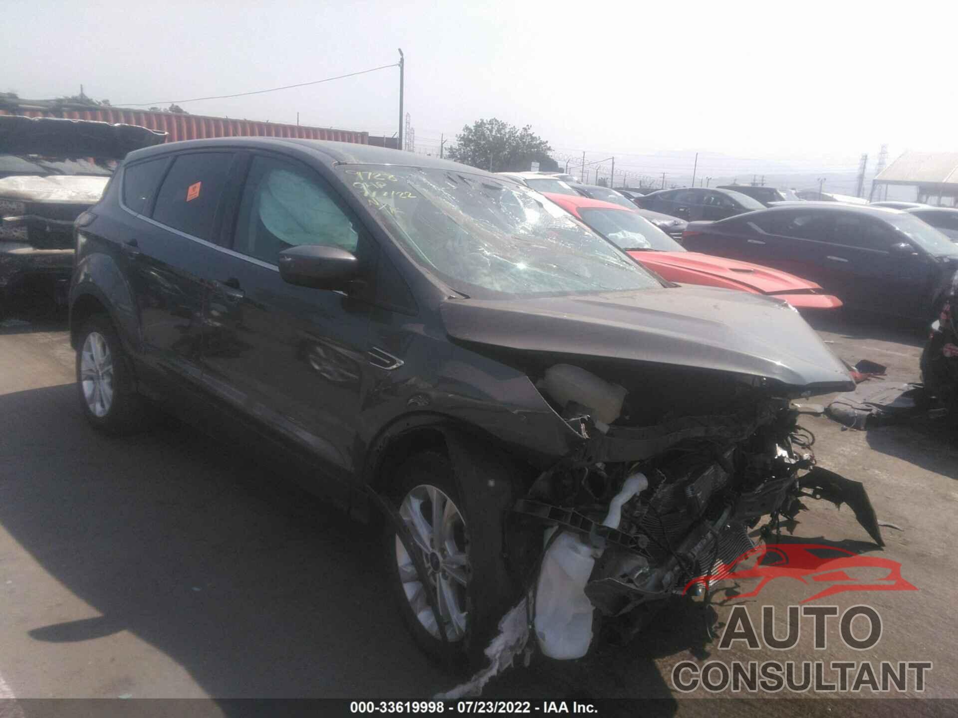 FORD ESCAPE 2017 - 1FMCU0GDXHUC38674