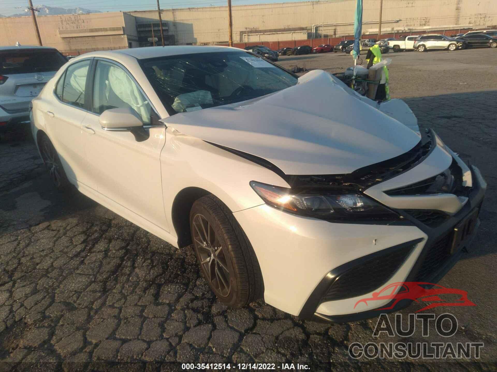 TOYOTA CAMRY 2022 - 4T1G11AK3NU012575