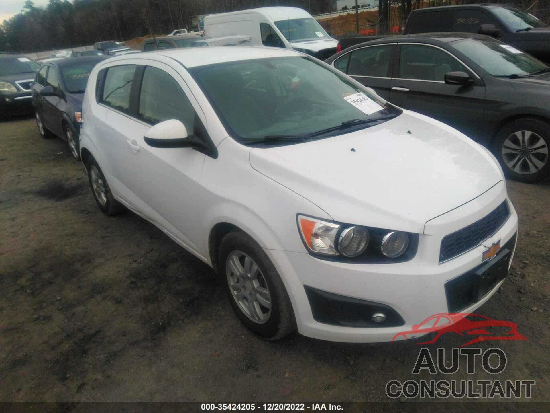 CHEVROLET SONIC 2016 - 1G1JC6SG5G4131901