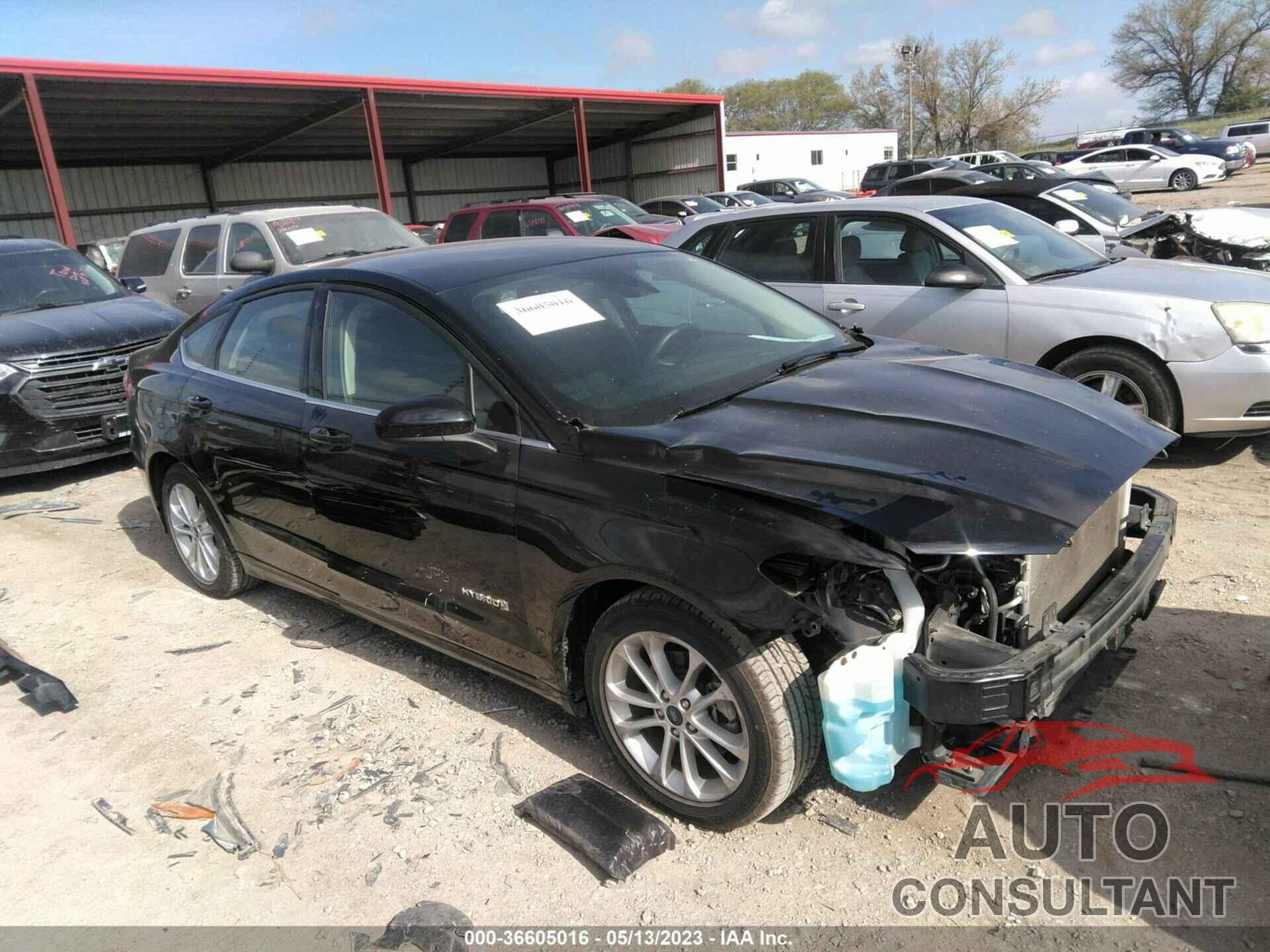 FORD FUSION HYBRID 2019 - 3FA6P0LU4KR180015