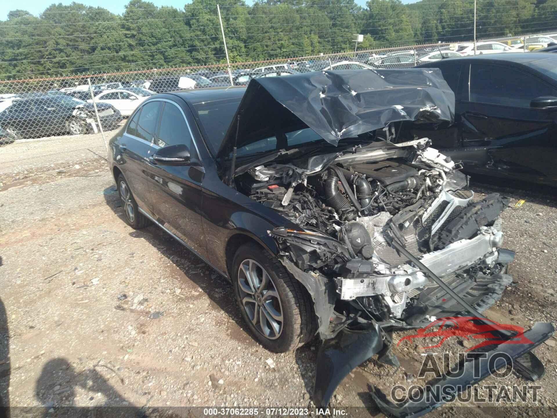 MERCEDES-BENZ C-CLASS 2018 - 55SWF4KB3JU271876