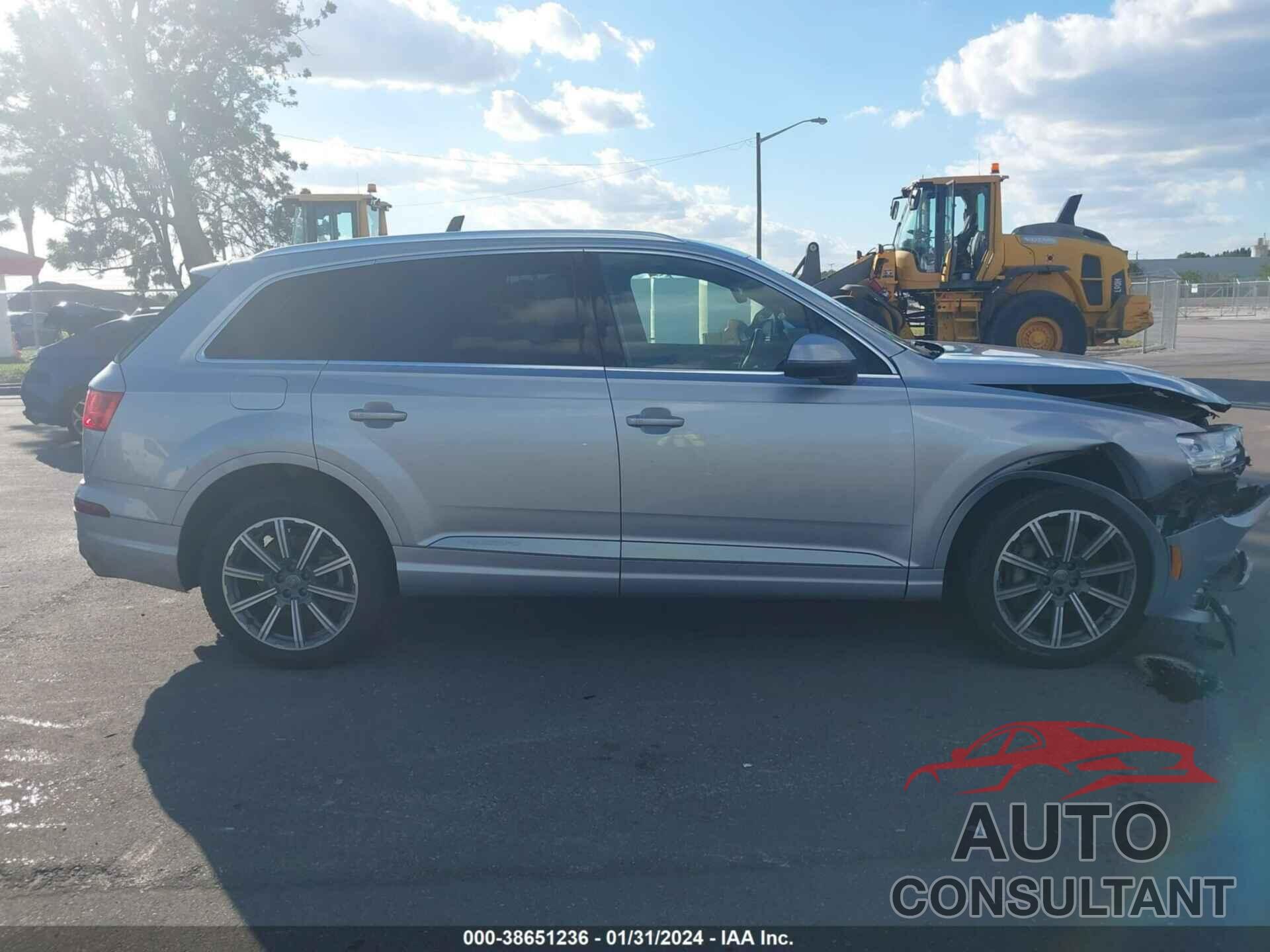 AUDI Q7 2018 - WA1LAAF71JD036210