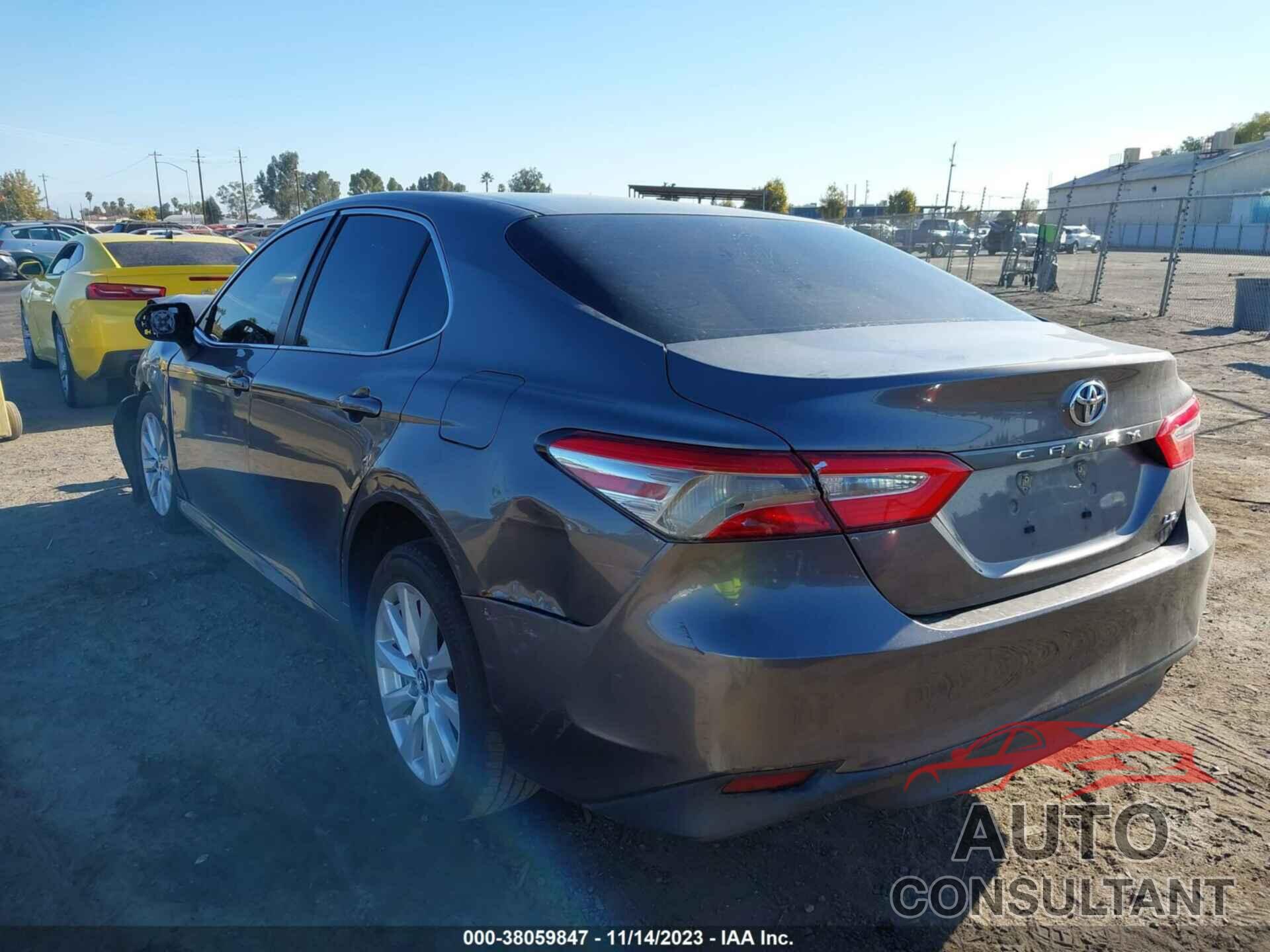 TOYOTA CAMRY 2018 - 4T1B11HK6JU123969