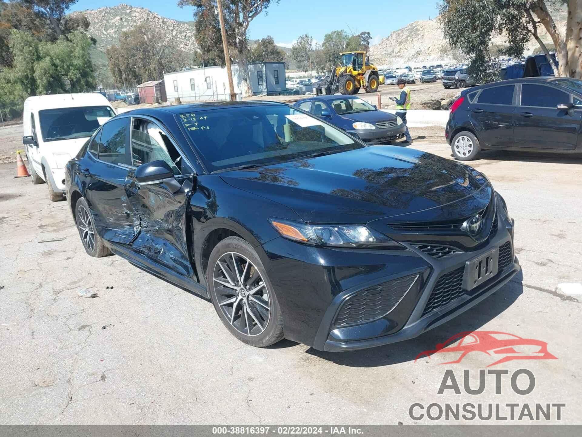 TOYOTA CAMRY 2023 - 4T1G11AKXPU744513