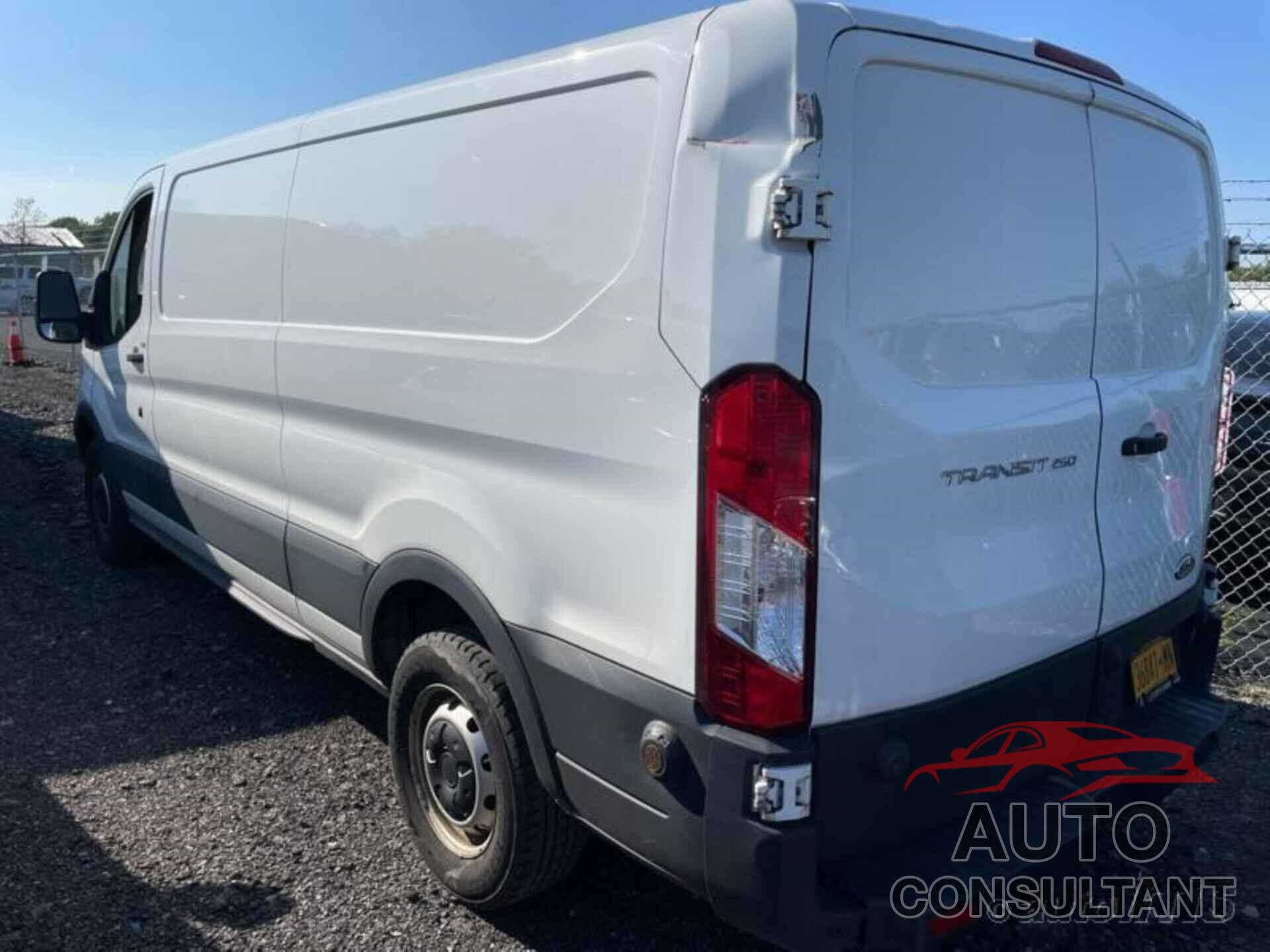 FORD TRANSIT VAN 2019 - 1FTYR2ZM5KKB09894