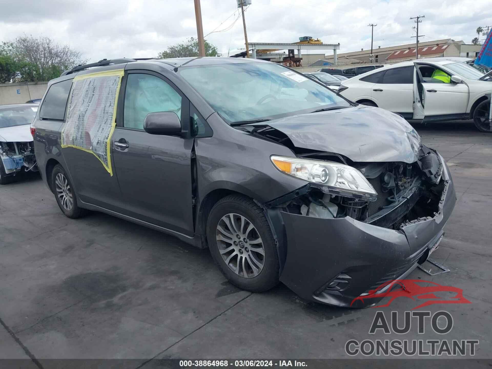 TOYOTA SIENNA 2018 - 5TDYZ3DC5JS913642