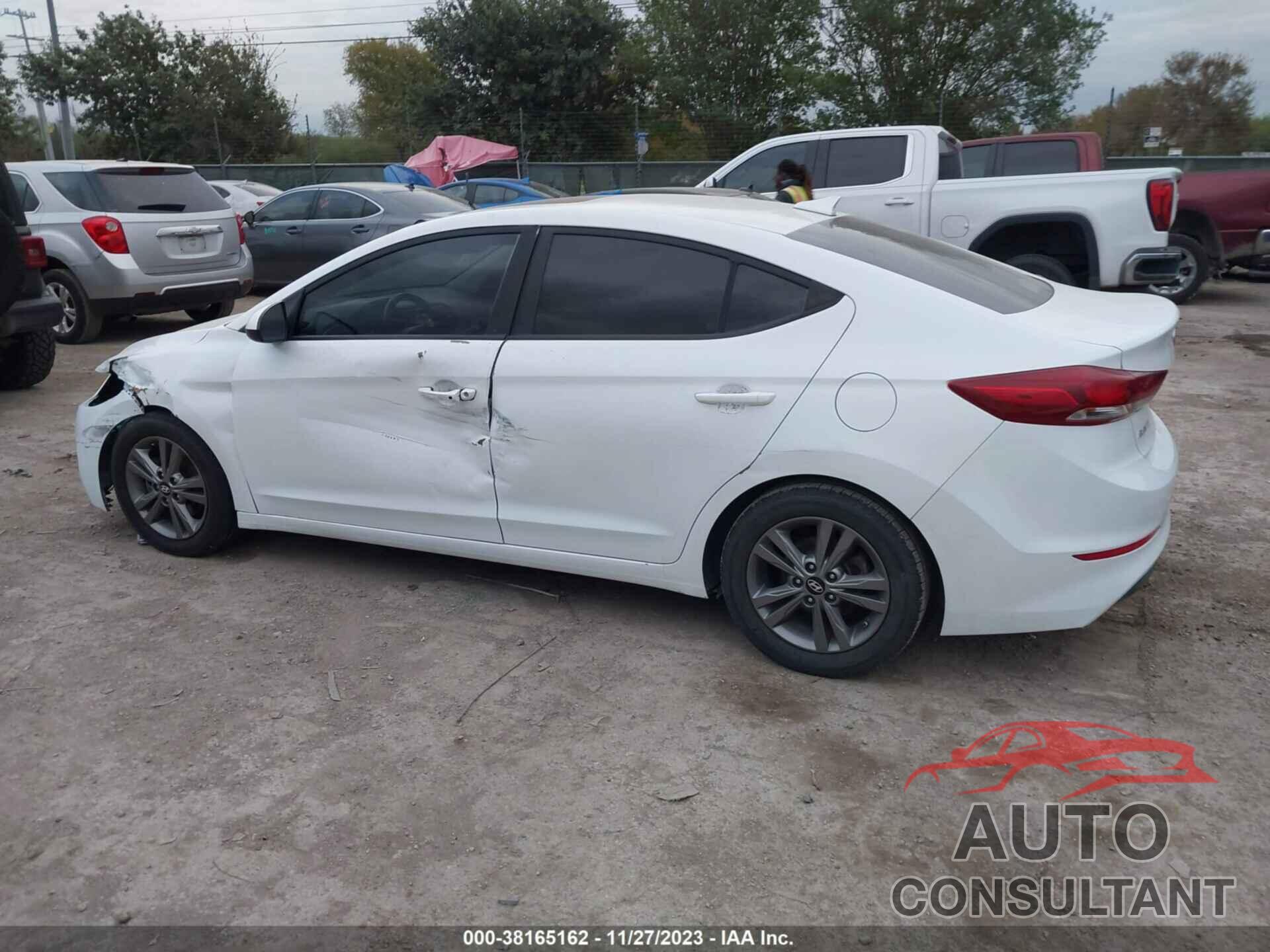 HYUNDAI ELANTRA 2018 - 5NPD84LF5JH299782