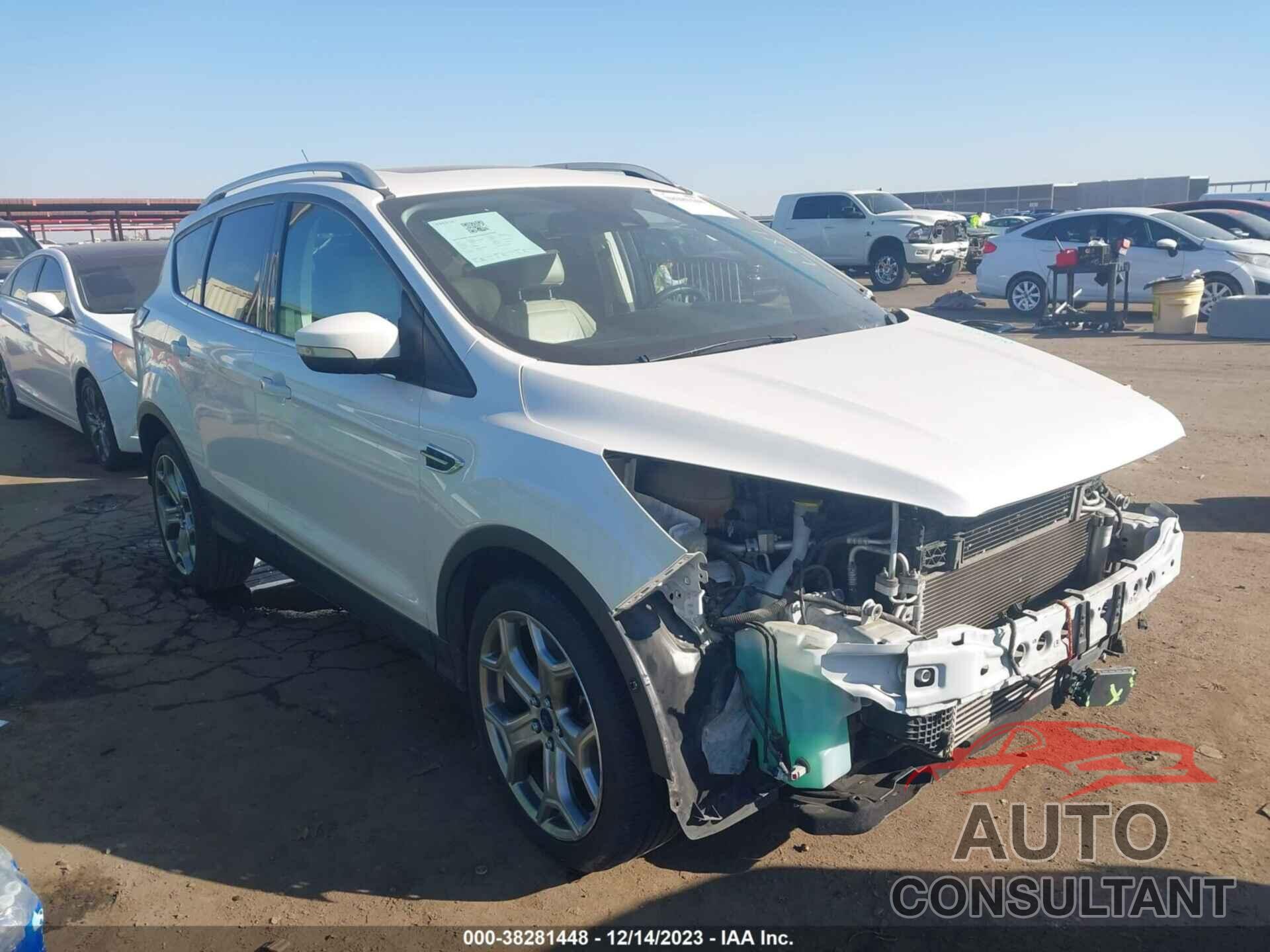 FORD ESCAPE 2017 - 1FMCU0J95HUA15026