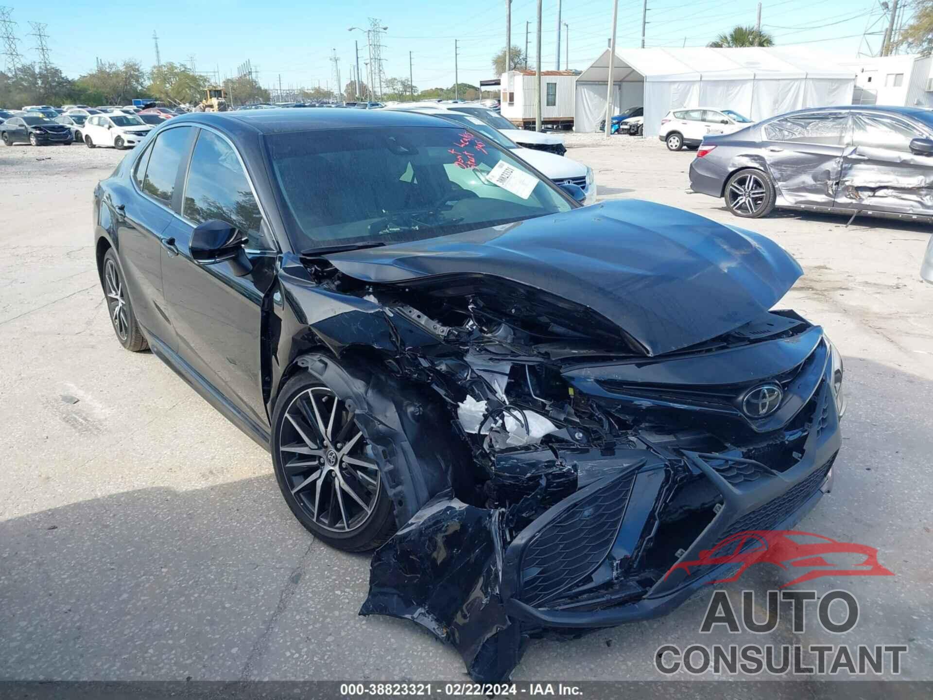 TOYOTA CAMRY 2023 - 4T1G11AK5PU147169