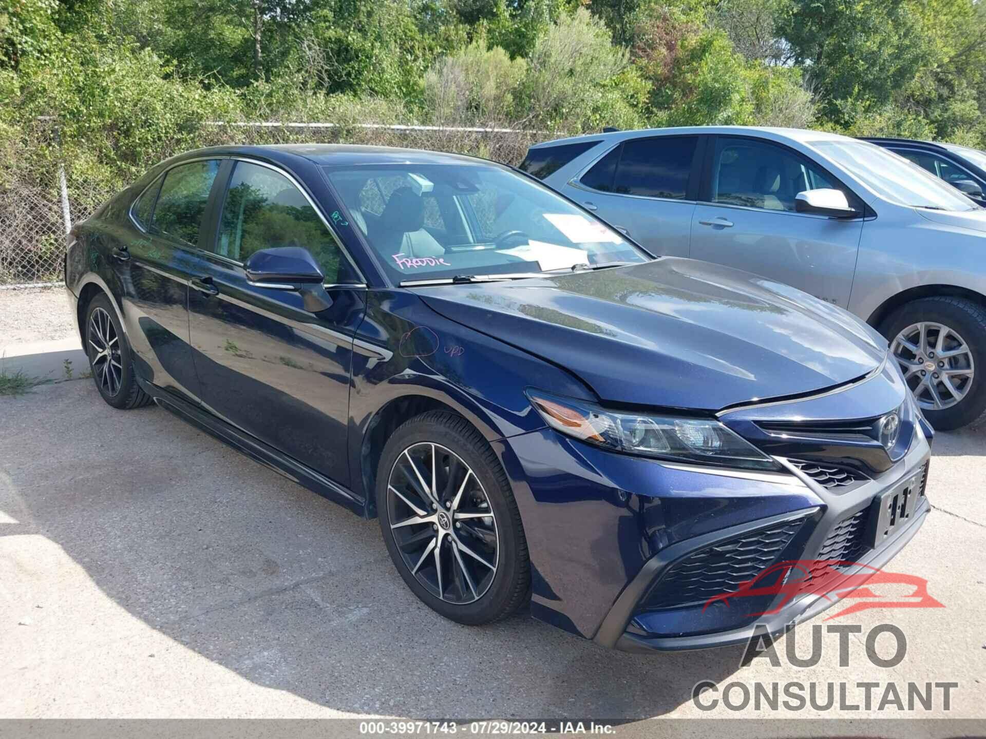 TOYOTA CAMRY 2022 - 4T1G11AK4NU622906