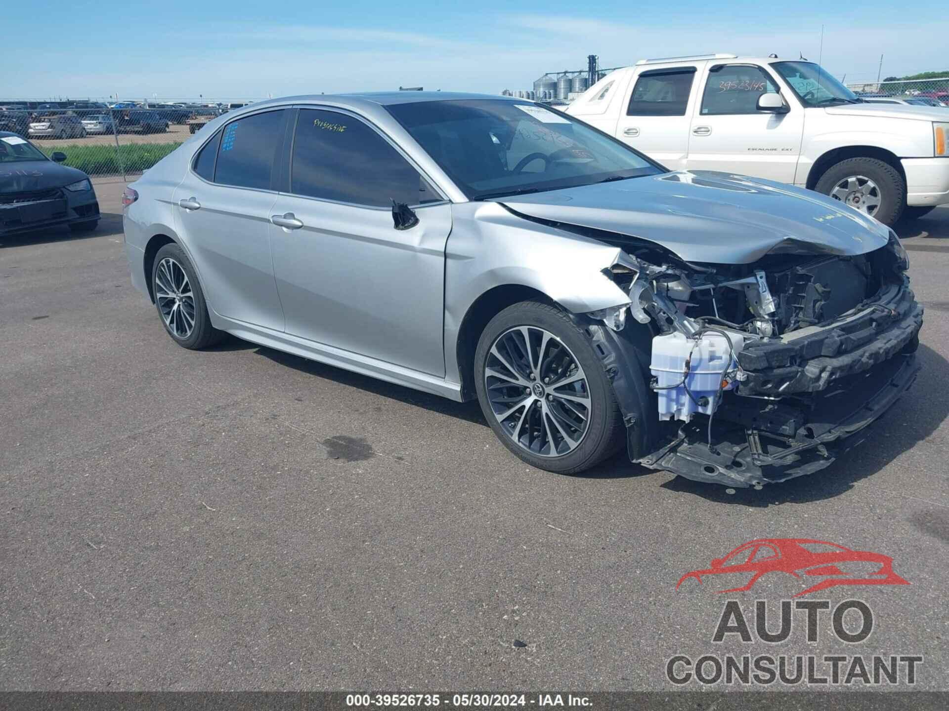 TOYOTA CAMRY 2018 - 4T1B11HKXJU541211