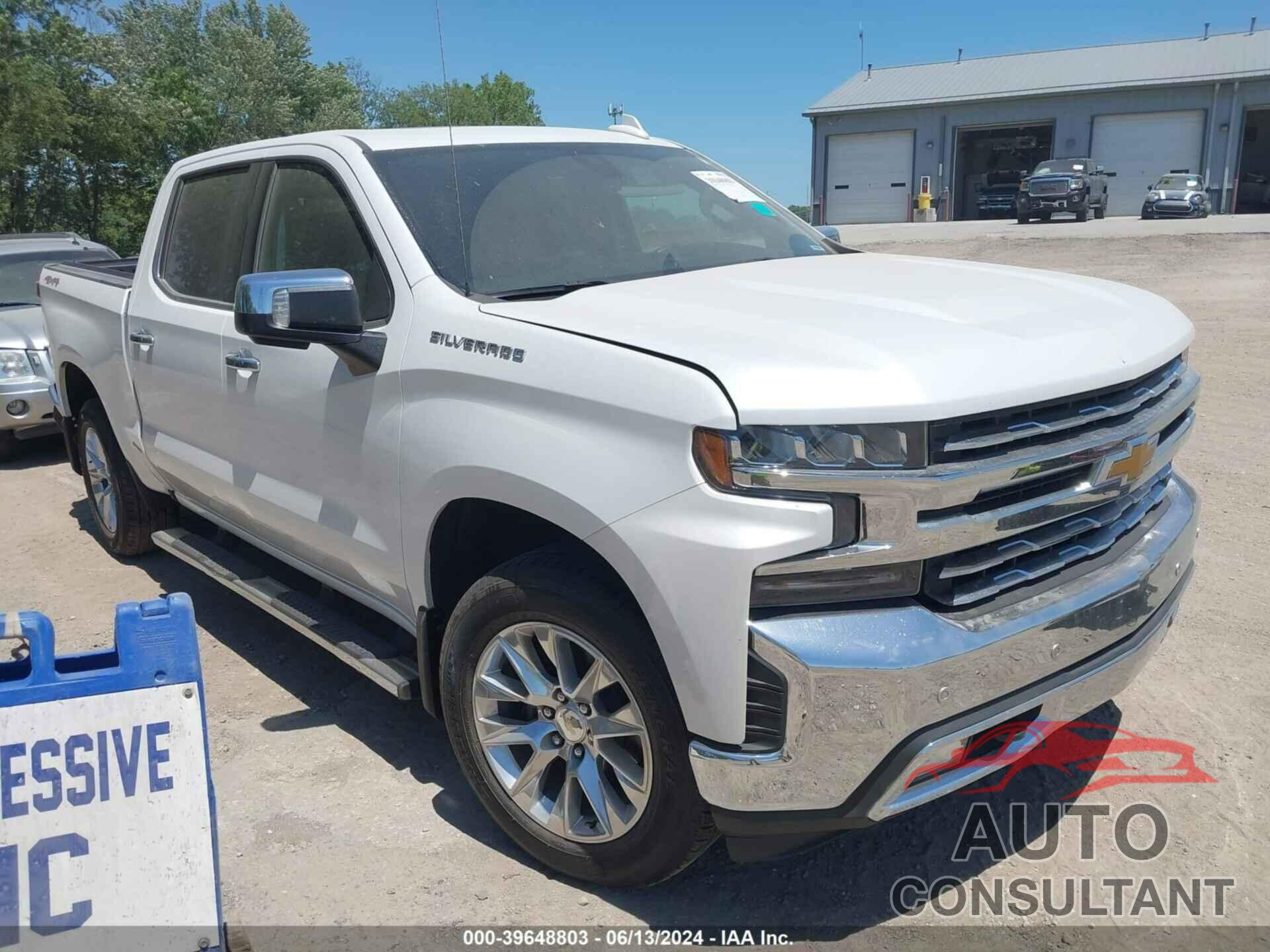 CHEVROLET SILVERADO 1500 2021 - 1GCUYGED9MZ225713