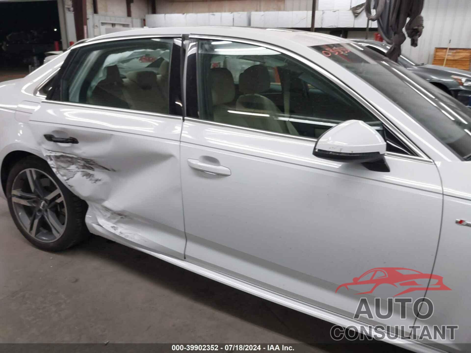 AUDI A4 2017 - WAUENAF48HN035551