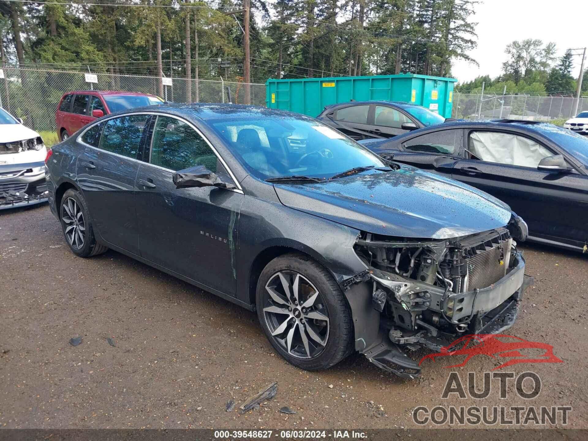 CHEVROLET MALIBU 2018 - 1G1ZD5ST1JF243016