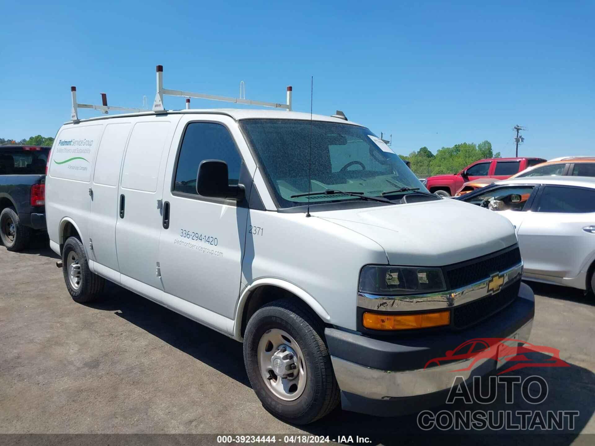 CHEVROLET EXPRESS 2500 2018 - 1GCWGAFG4J1279724