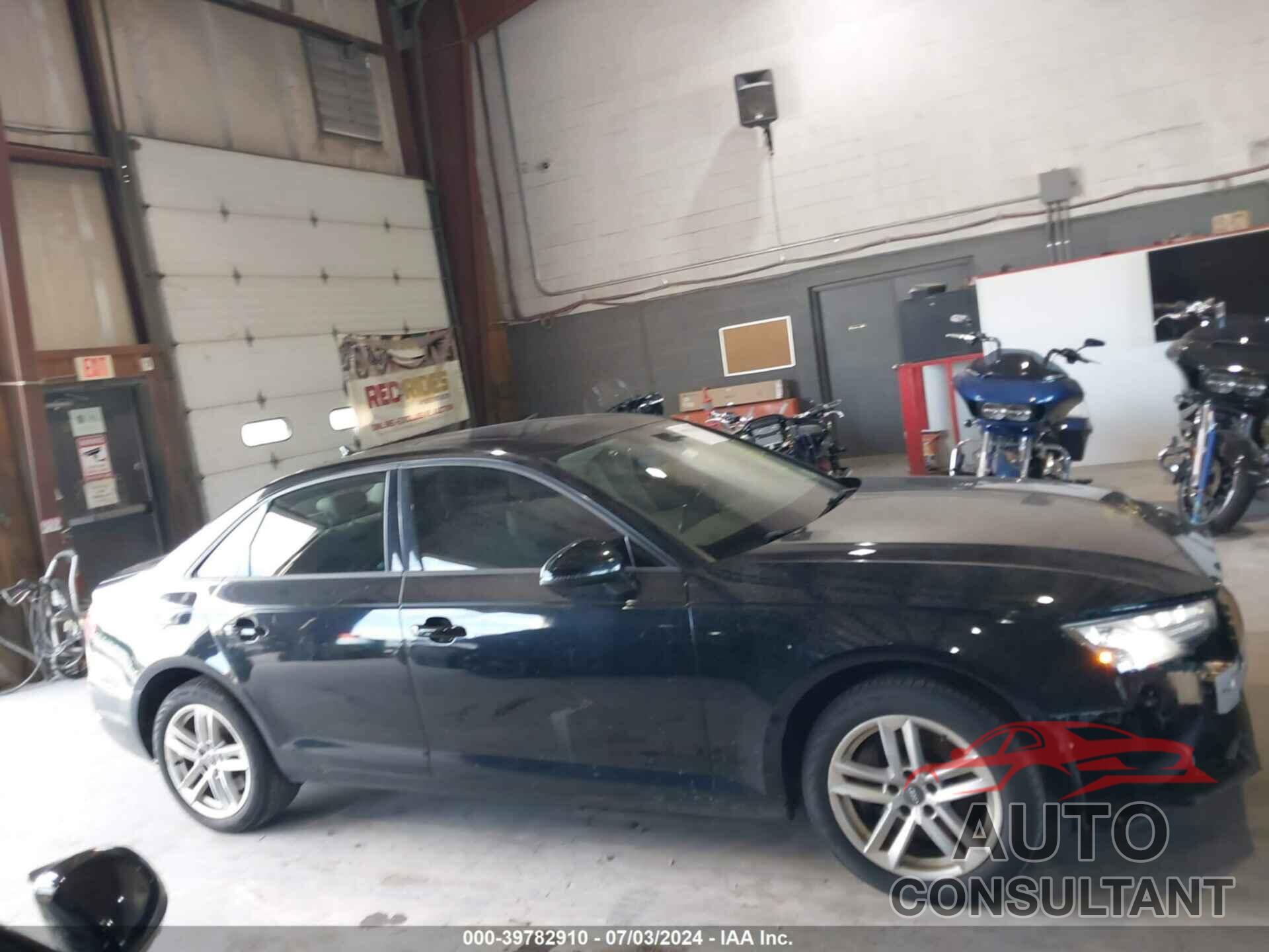 AUDI A4 2017 - WAUANAF43HN030644